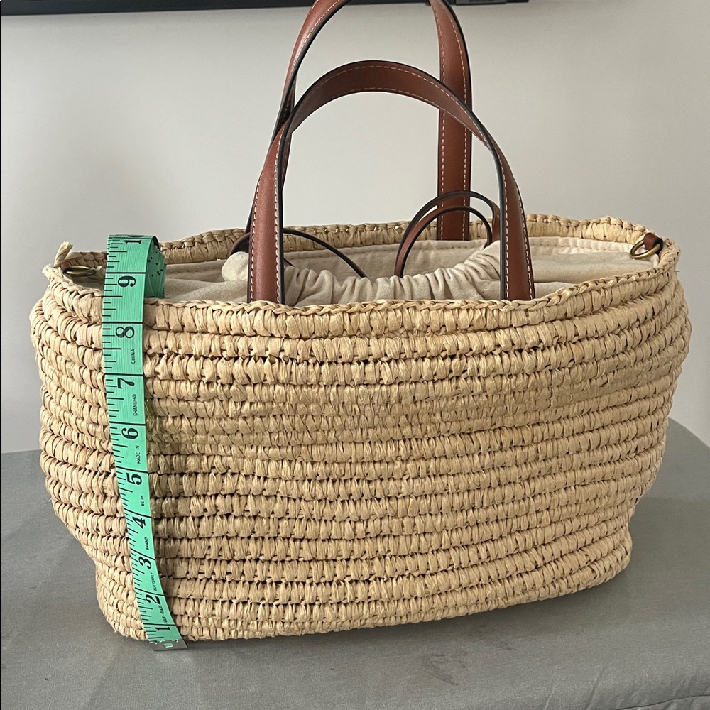 ZARA raffia bag featuring leather details and handles. - Picture 6 of 6